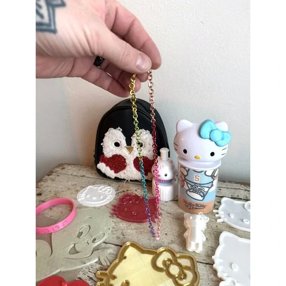 Hello Kitty Sanrio Mixed Bundle 3D Printed Plaques Mini Backpack - Picture 6 of 8